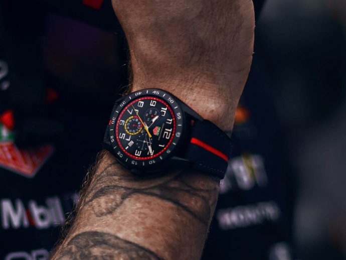 TAG Heuer Connected Calibre E4 45MM x Oracle Red Bull Racing Edition is more than a smartwatch