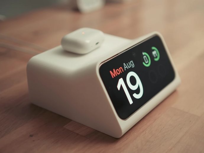 Dieter Rams-inspired iPhone Standby Mode Dock comes from an alternate timeline