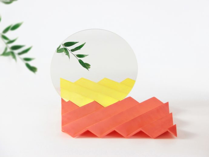 Mirrored tabletop accessories create illusions that have you questioning your sanity