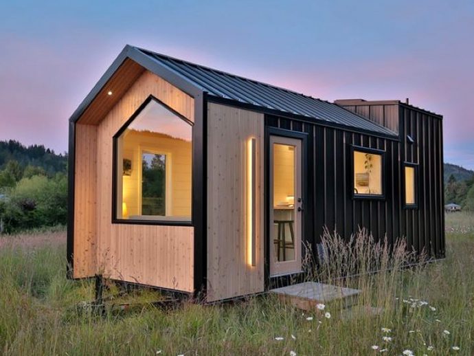 This Cozy & Delightful Home Is The Perfect Option For A Downsized & Efficient Lifestyle
