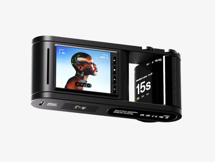 This ergonomic camera for solo video shooting makes short-form content truly professional