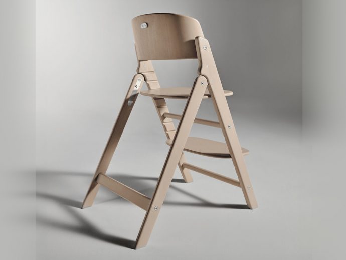 Wooden folding high chair accompanies your kid as they grow
