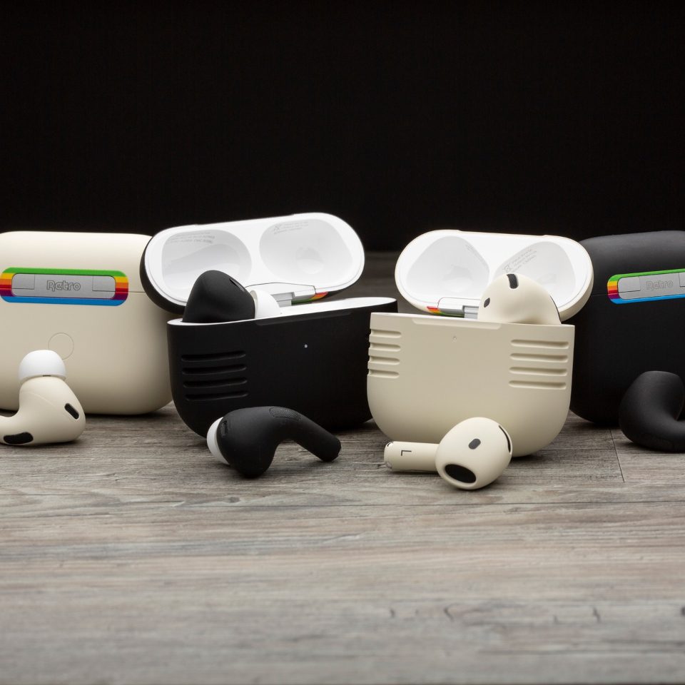 colorware-airpods-retro-03-