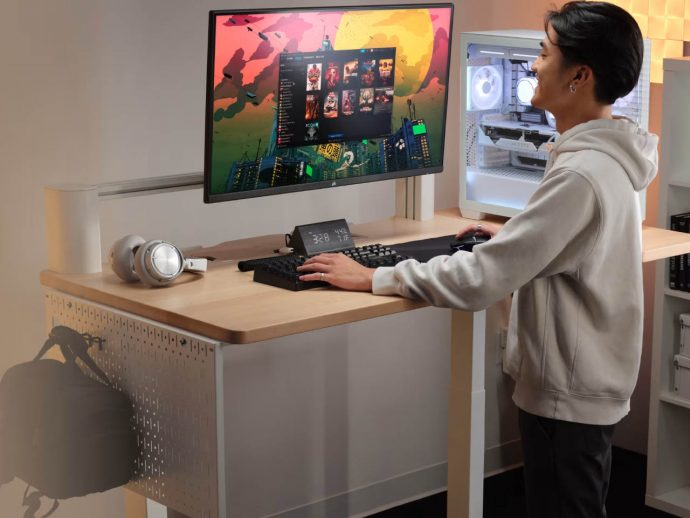 CORSAIR Platform:4 height-adjustable desk has plenty of customizable options to setup your desired workstation