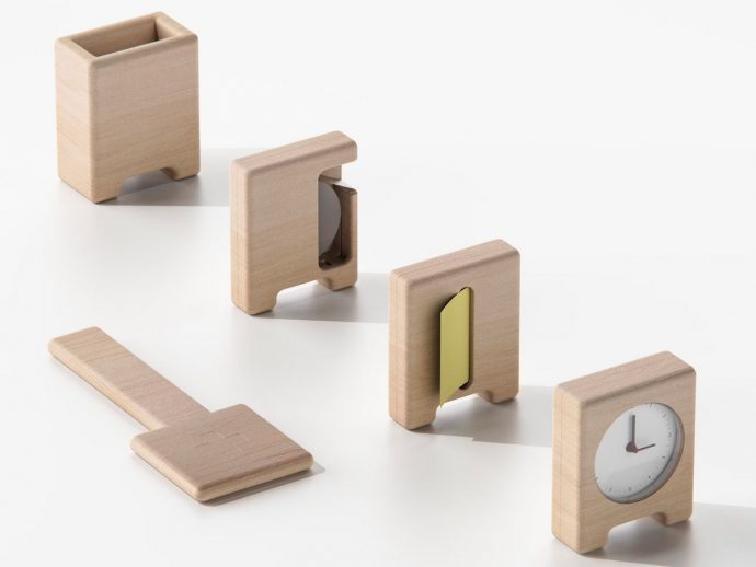 Modular desk organizer lets you tidy up your space in a few pieces