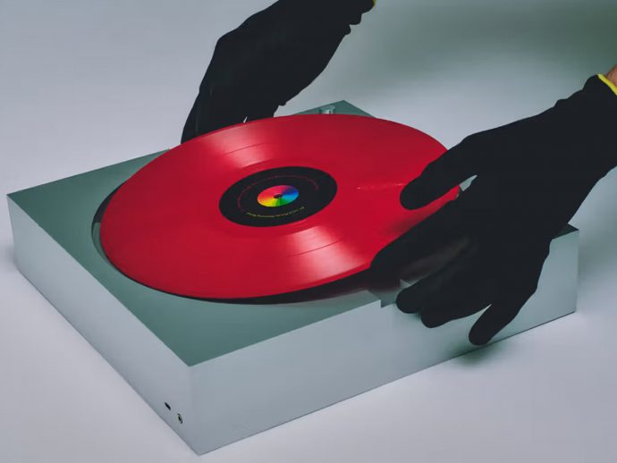 Waiting For Ideas PP-1 Turntable attractively aligns digital ease with depth of analog sound