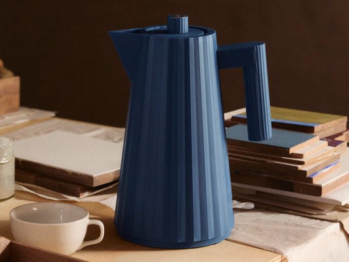 2025 Plissé Electric Kettle: Temperature Control Meets Serene Blue