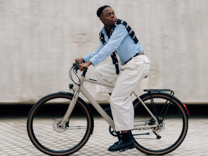 Ampler Nova Pro is a USB-C charged e-bike designed for hustlers
