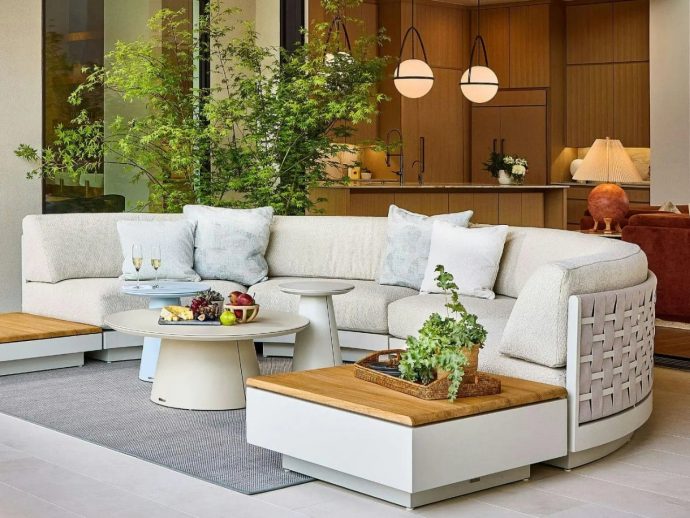 Brown Jordan’s Huntley Collection Redefines Coastal Luxury with Wave-Inspired Weaving Innovation