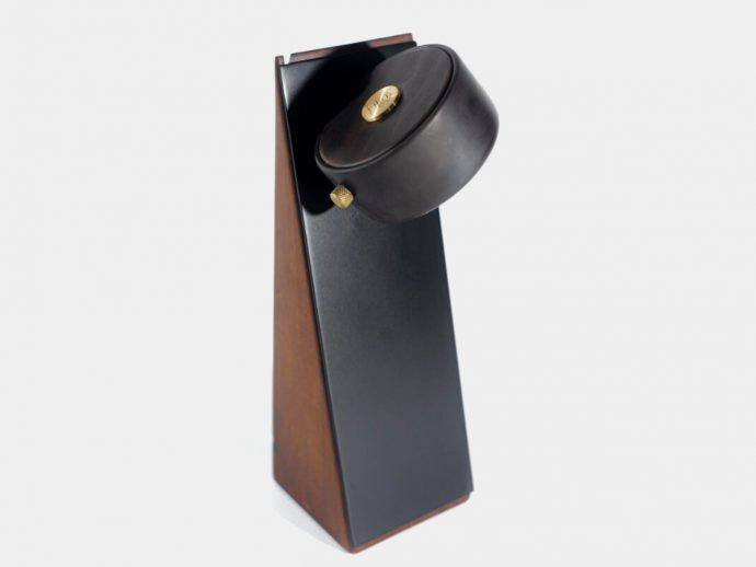 Rupi Magnetic Wireless Table Lamp Concept Shines with Playful Flexibility