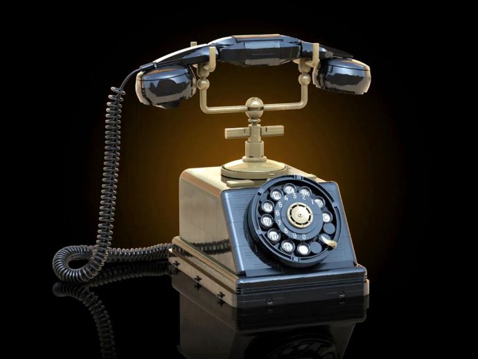 This LEGO Rotary Phone feels like a ‘Blast From The Past’ with a to-scale handset and rotating dial!