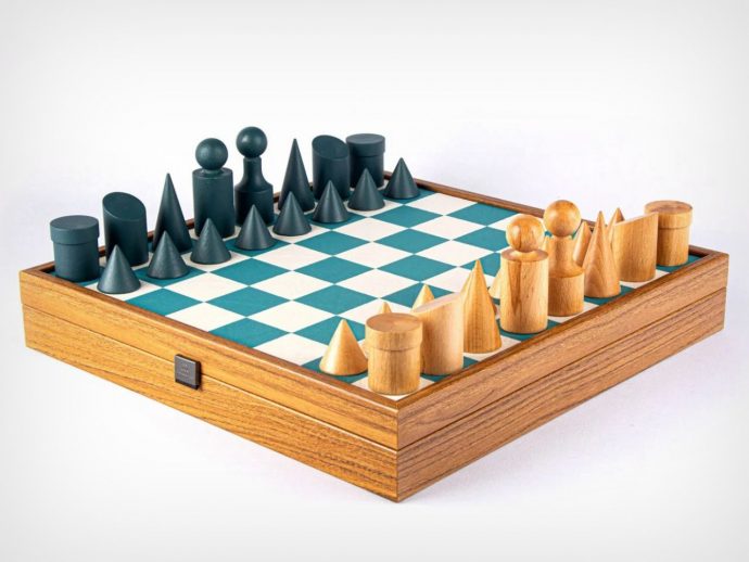 Bauhaus Chess Set is a Sculptural Minimalist Masterpiece for Design Lovers and Chess Enthusiasts