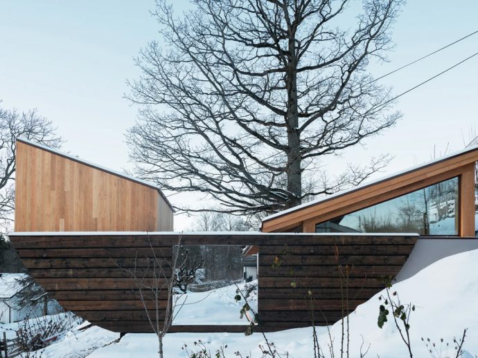 Tiny Oak-Clad Retreat In Norway Offers Flexible & Modern Hideaway For Nature Lovers