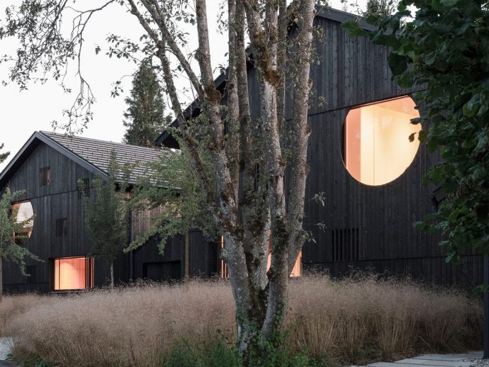 Twin Houses With One Pillar Offer Innovative Multigenerational Living & Contemporary Design