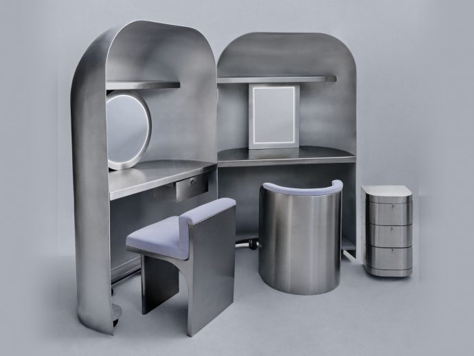 Mobile Vanity Capsule Mixes Retro Style and Toy-like Design with Modern Glam