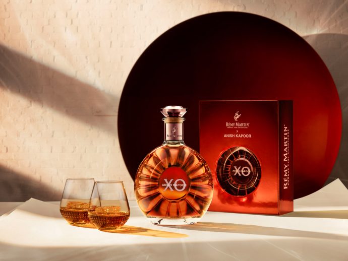 When Art Meets Cognac: Anish Kapoor’s Mirror Universe Reimagines Rémy Martin XO