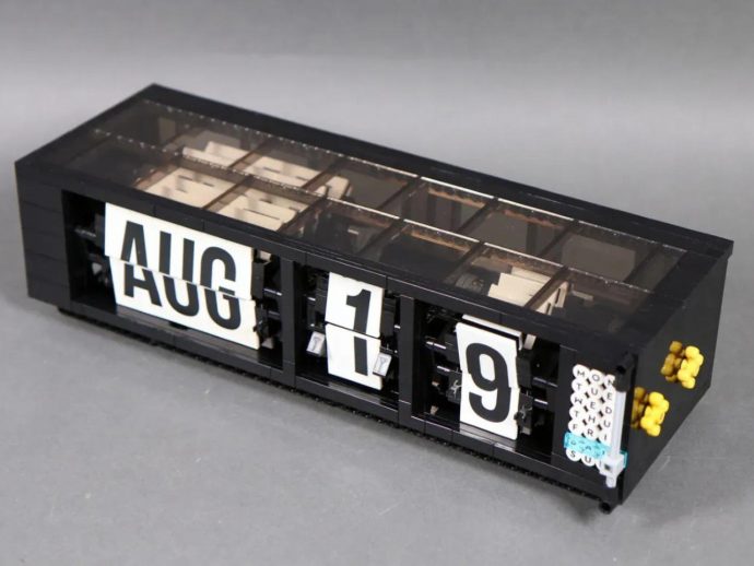5 Best Desk Accessories That Move: Kinetic Stationery for a Dynamic Workspace