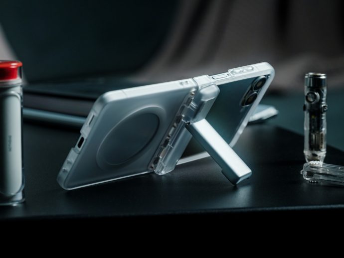 Galaxy-Z-Flip7-Cosmo-Case-Review-YankoDesign-layout
