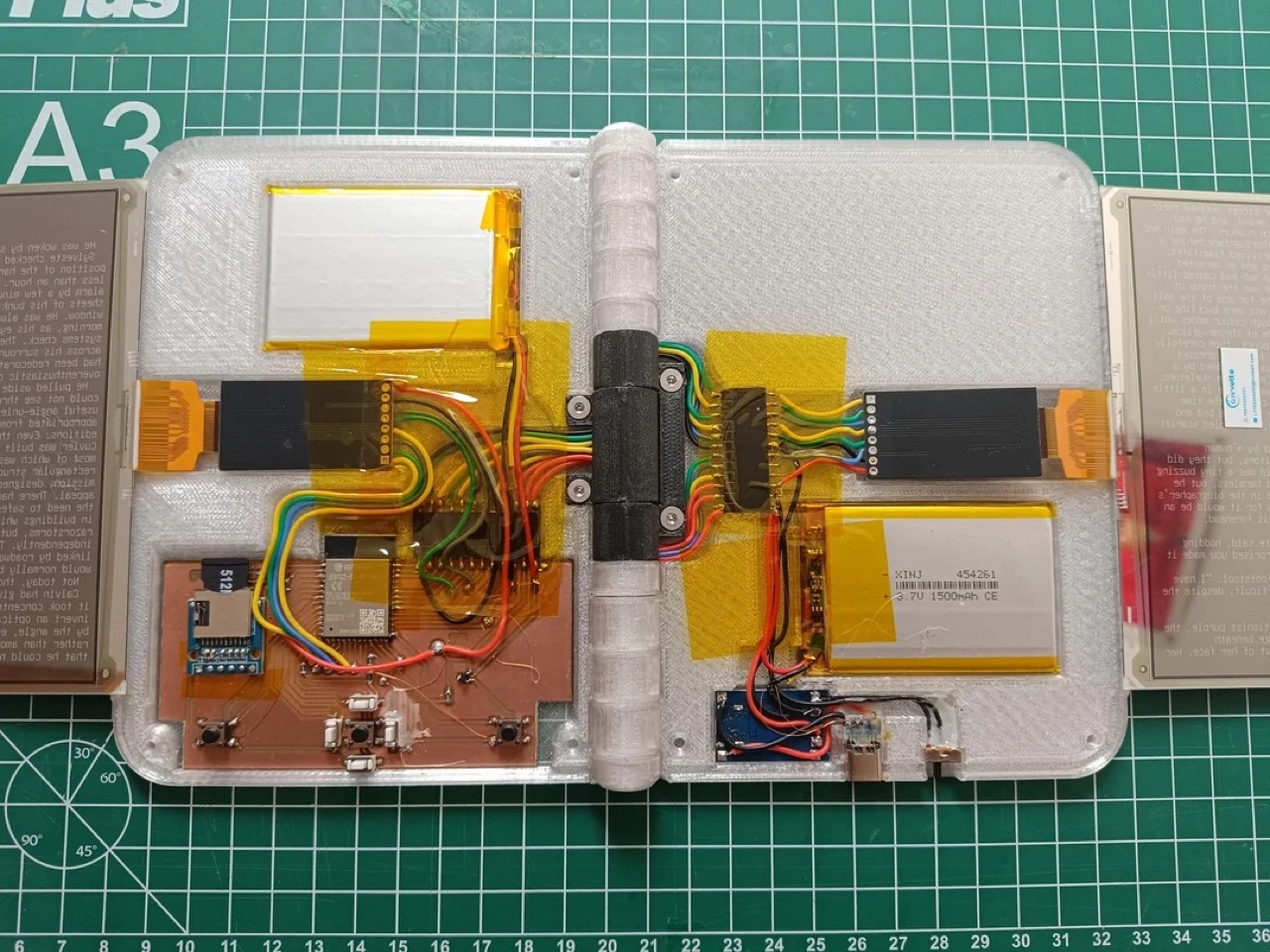 This genius Dual-screen E-Reader feels like actually reading a book ...