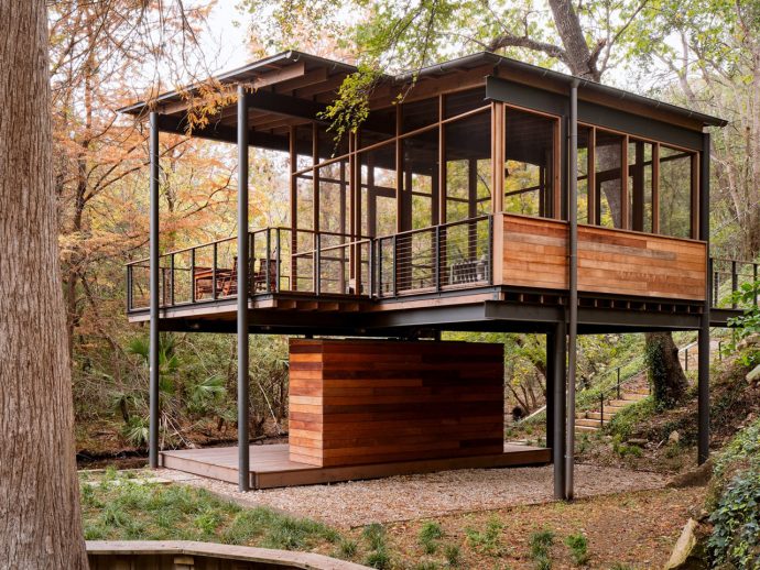 Modern Pavilion Floats Above A Creek, & Offers Birdwatching & Waterfront Views