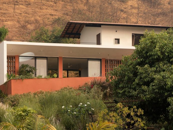 This Biophilic Villa In The Sahyadri Mountains Embraces Nature, & Becomes Its Partner