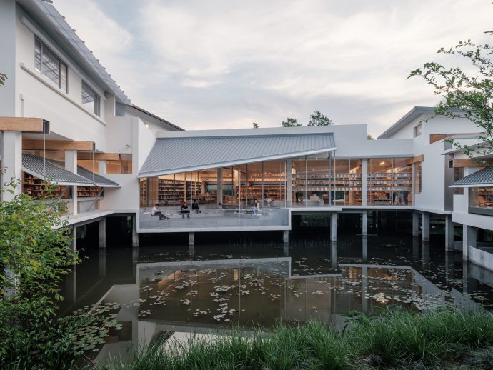 A Forgotten Office Was Transformed Into A Stunning Bookstore Rising Above China’s Wetlands