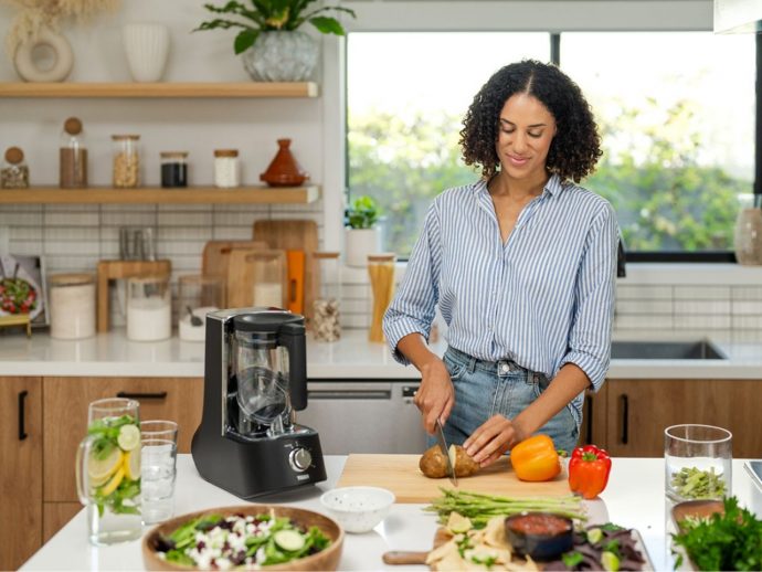 45° diagonal blender may turn those internet recipes into mess-free reality