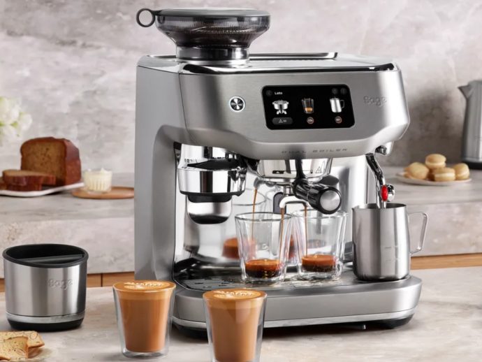 Sage Oracle Dual Boiler makes premium espresso drinks for your home