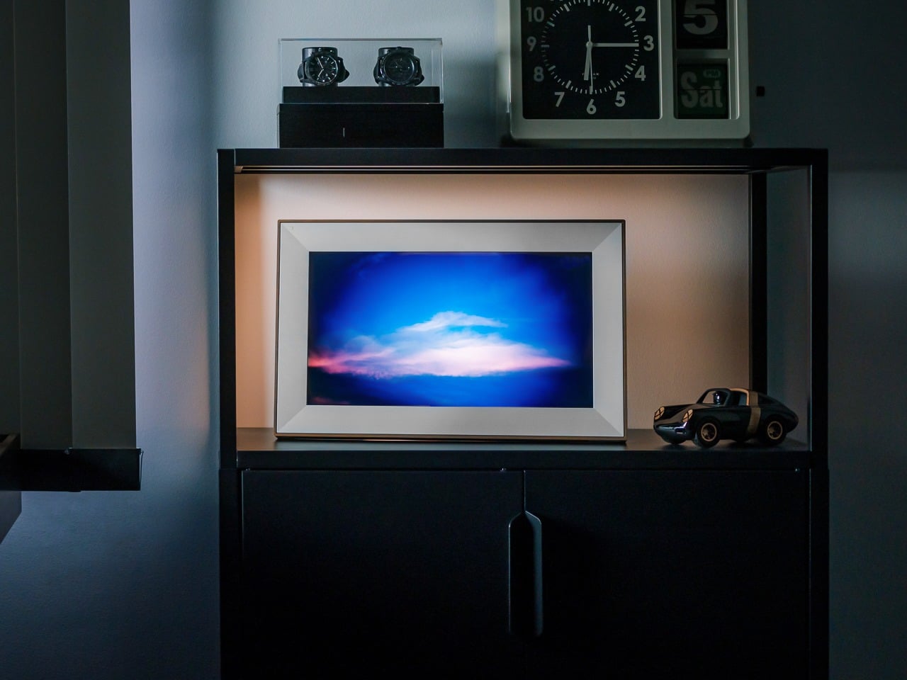 Pexar Starlight Review: 15.6 Picture Frame That Lights Up Memories - Yanko Design