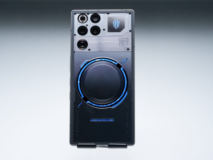 REDMAGIC 11 Pro: First Phone Where You See the Coolant Flow