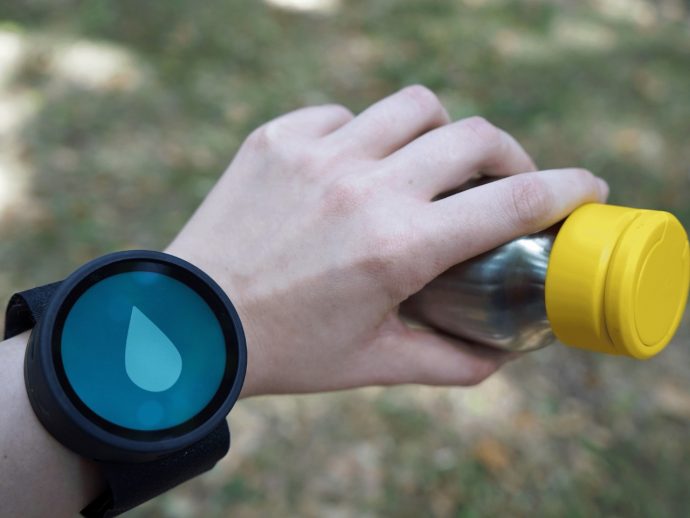 Smart wearable concept lets runners, commuters navigate the heat