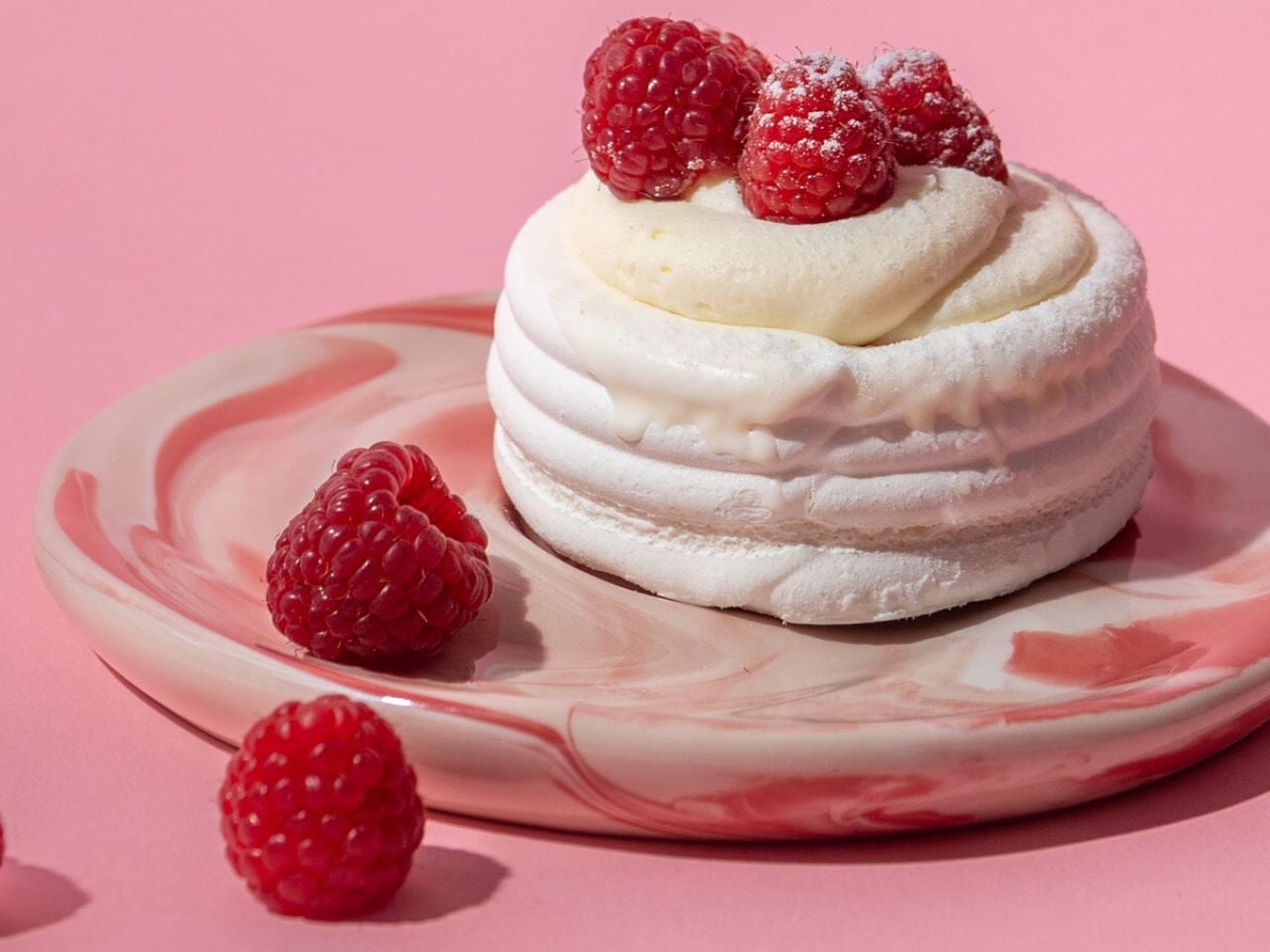 These 'Neuroscientific Plates' are designed to enhance how you taste things - Yanko Design