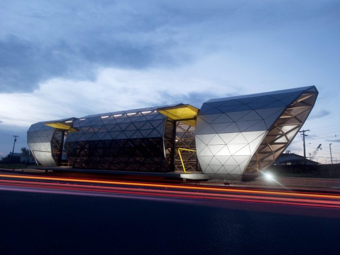 This 690 Sq.Ft. Bus Station Cuts Carbon Emissions by 70% Using Recycled Steel