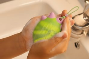 Dinoosh Dispenses Dino Paw Print Soap, Changes Color When Done