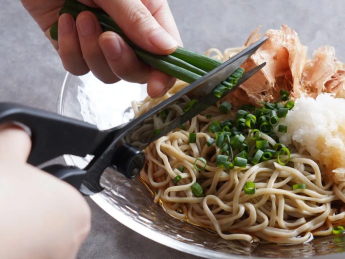 5 Best Japanese Kitchen Tools That Replace Your Entire Drawer