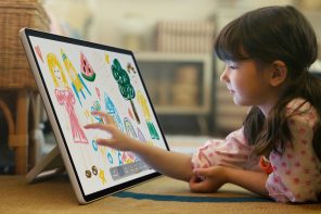 Samsung Movingstyle Screens Roll From Room to Room on Wheels