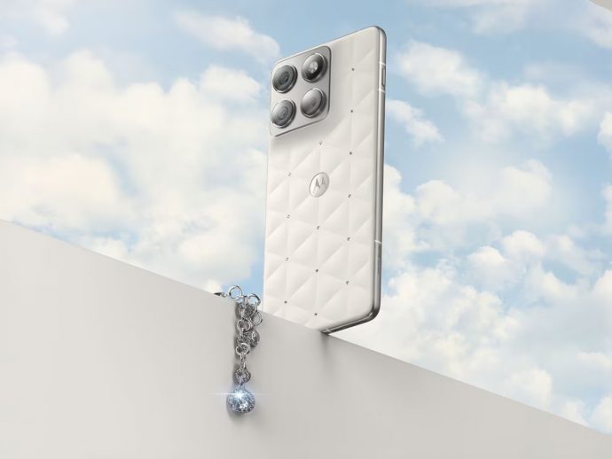 Motorola Edge 70 Accents Pantone’s 2026 Color with Swarovski Studs