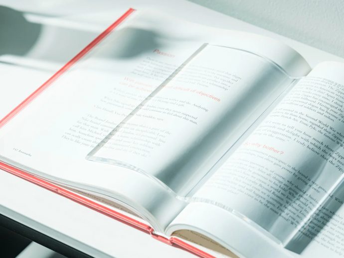 These 8 Objects Helped Me Actually Finish 23 Books in 2025
