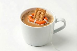 The ‘Biscuit Saver’ saves your Cookies And Oreos From Collapsing Into Your Beverage