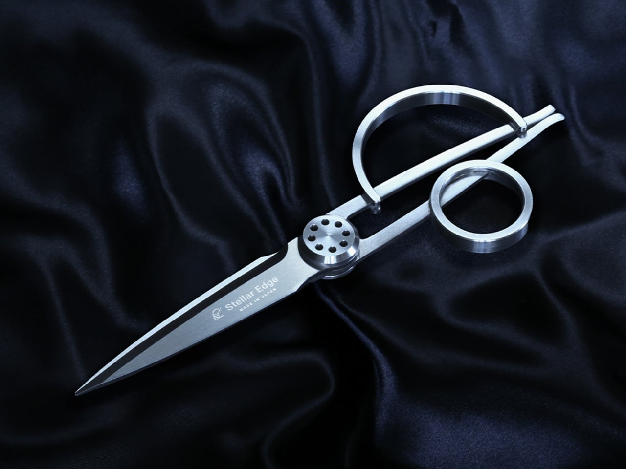 These 5 Christmas Gifts for Designers Just Replaced Our Entire Home Office Setup - Yanko Design