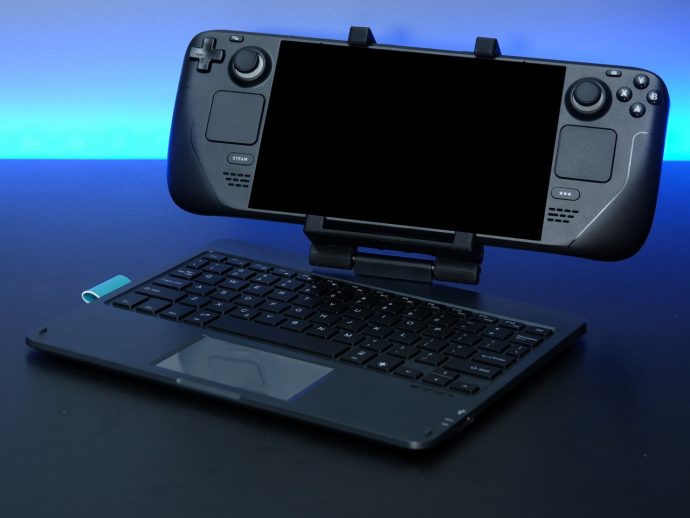 DeckTop Makes the Steam Deck and ROG Ally Feel Like Tiny Laptops