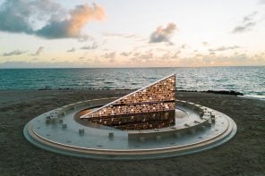 Es Devlin’s Moving Library Transforms Miami Beach Into a Shared Ritual of Reading
