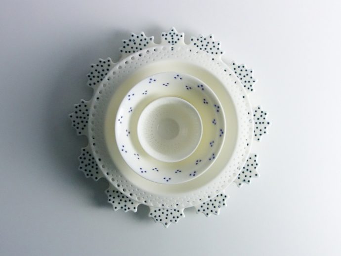 Handcrafted Porcelain Dinnerware Redefines Everyday Dining Through Craft, Light, and Ritual