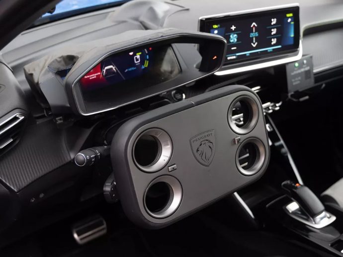 Peugeot’s Hypersquare Replaces Two Centuries of Circular Logic with a Rectangular Controller