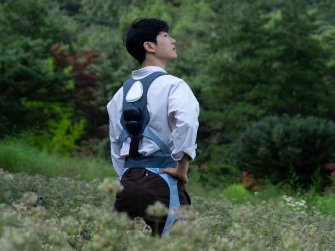 PUM Imagines a Soft Exoskeleton Posture Wearable for Young Farmers