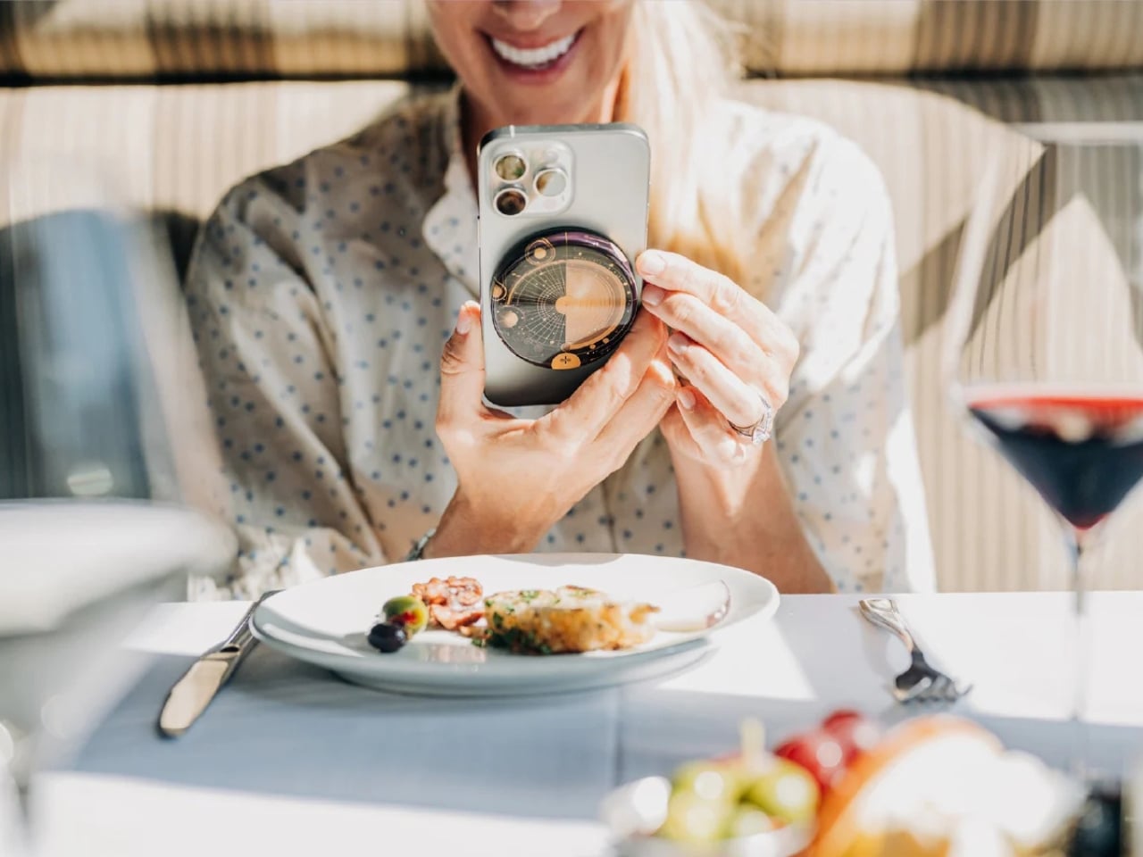 This 9mm Wireless Charger Just Made Power Banks Obsolete - Yanko Design