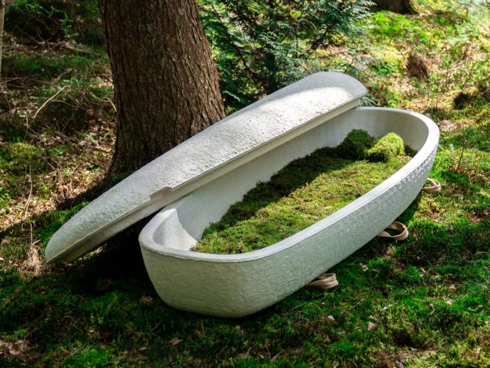 This coffin made from mushrooms leaves nothing more than a cleaner future behind