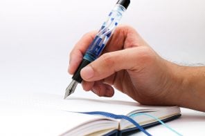 This $89 Fountain Pen Shows You the Ink Flowing Through it’s 3D Printed Maze