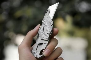 This $129 Titanium EDC Knife Has The Most Addictive Tiger-Claw Opening Mechanism