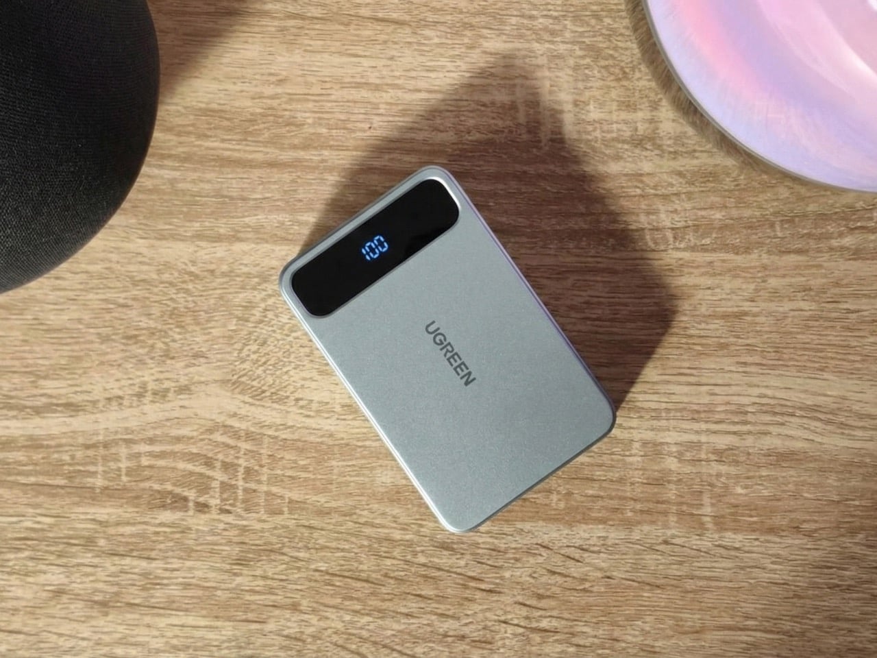 UGREEN built an AI Recorder into its 10,000mAh Power Bank and I don't know if that's genius or crazy... - Yanko Design